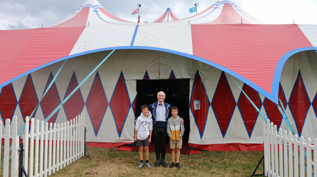 Gandeys Circus